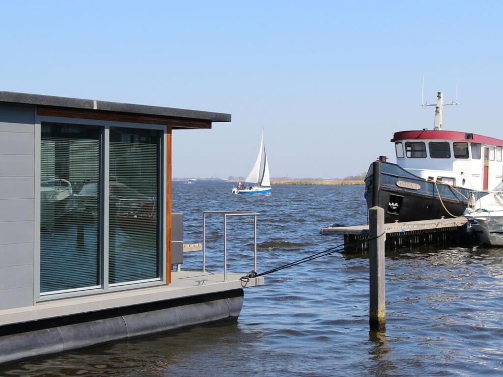 Modern Houseboat With Air Conditioning Located In Marina Uitgeest Экстерьер фото