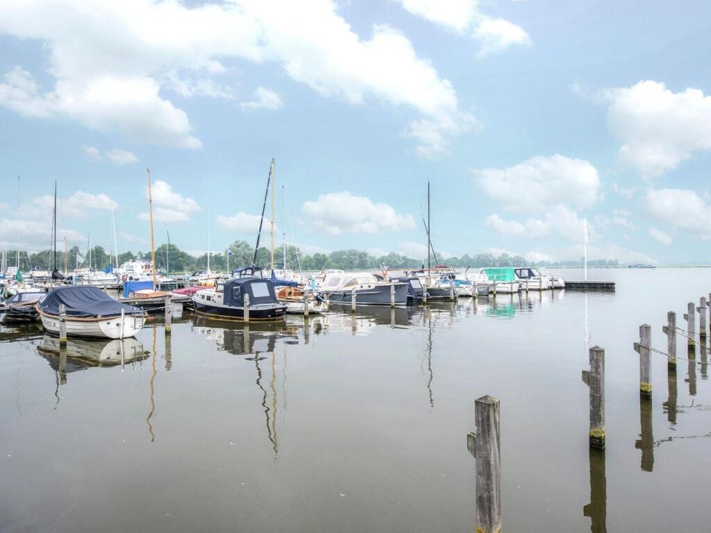 Modern Houseboat With Air Conditioning Located In Marina Uitgeest Экстерьер фото