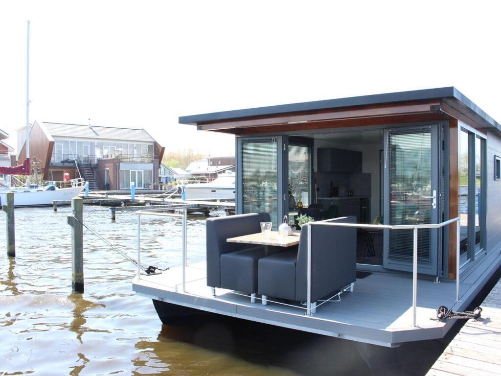 Modern Houseboat With Air Conditioning Located In Marina Uitgeest Экстерьер фото