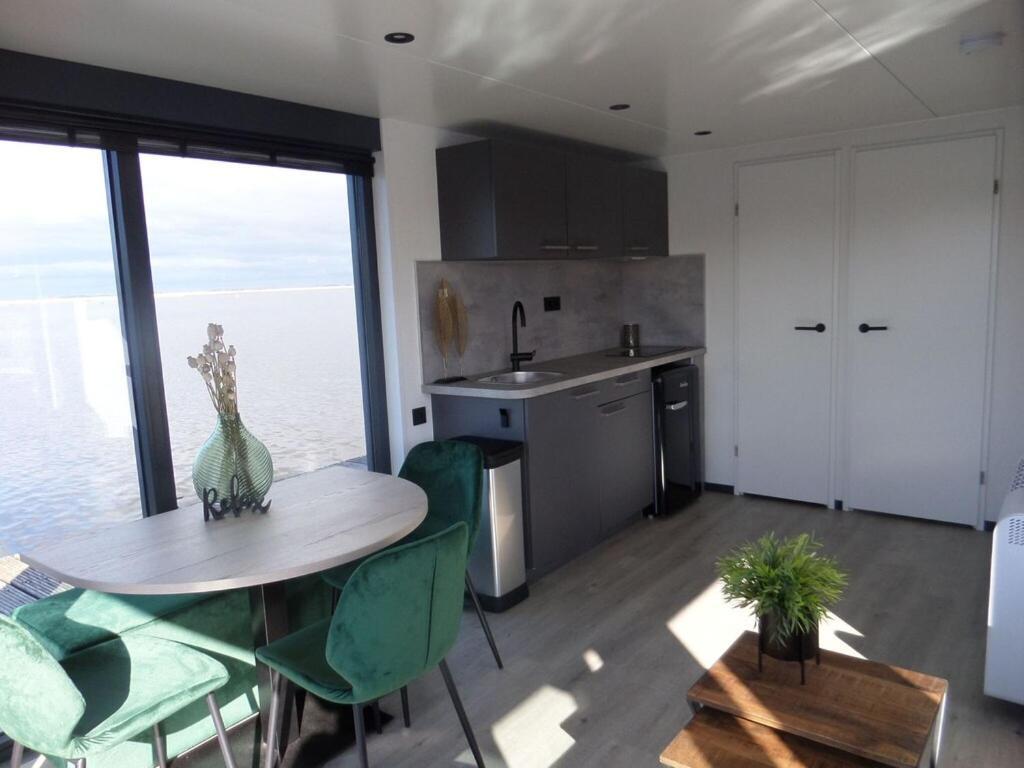 Modern Houseboat With Air Conditioning Located In Marina Uitgeest Экстерьер фото
