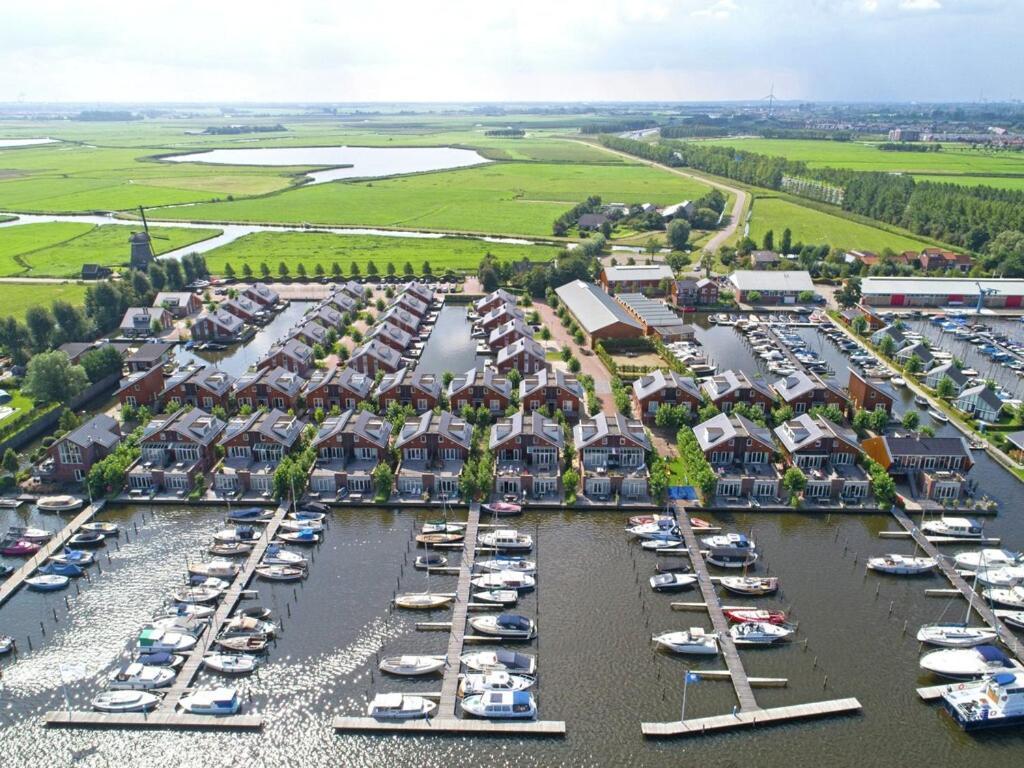 Modern Houseboat With Air Conditioning Located In Marina Uitgeest Экстерьер фото